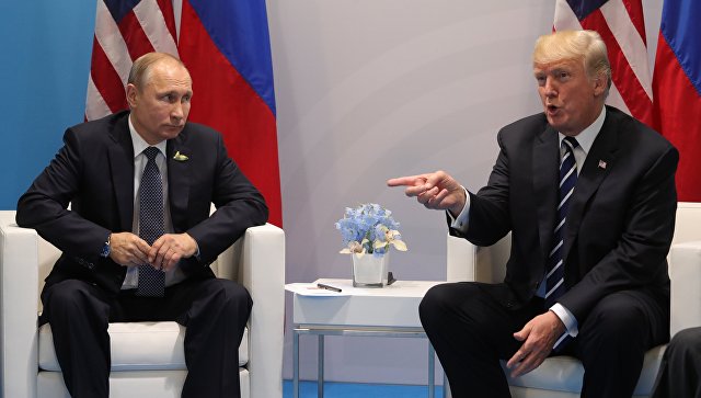 Путин и Трамп могут обсудить присоединение России к G7, считает Болтон