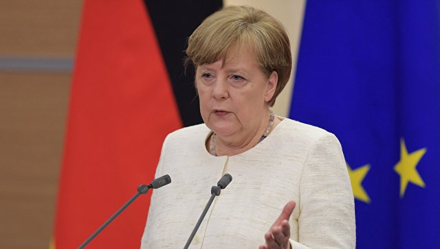 СМИ рассказали, как Меркель "разрушает Евросоюз"