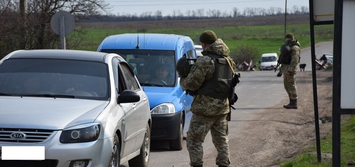 В штабе ООС рассказали, какие товары изъяли за месяц на КПВВ