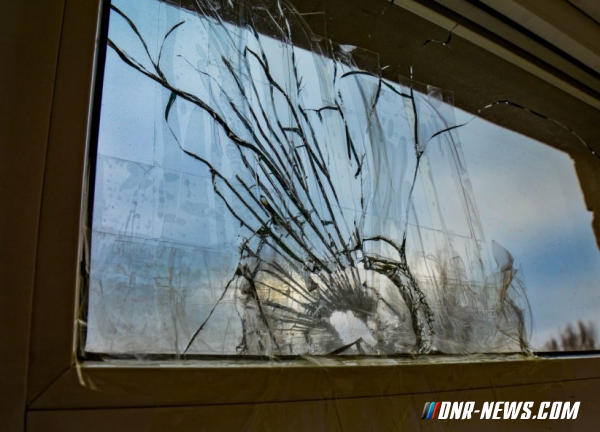 Остекление пяти зданий на окраине Горловки повреждено в результате обстрела со стороны ВСУ