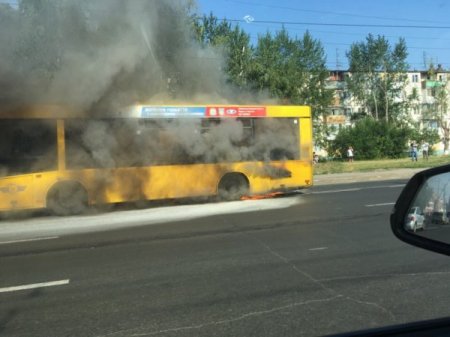 В Тольятти на Автозаводском шоссе на остановке сгорел пассажирский автобус