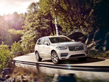 Кроссовер Volvo XC90 третьего поколения получит электромотор