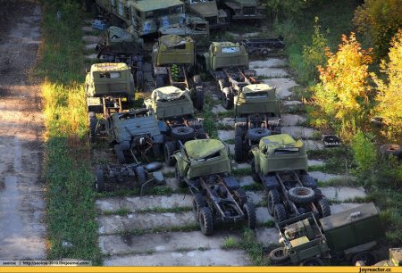 На Украине найдена заброшенная база танков, готовых к бою
