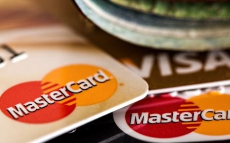 Жители РФ смогут расплатиться картой Mastercard, подмигнув камере на телефоне