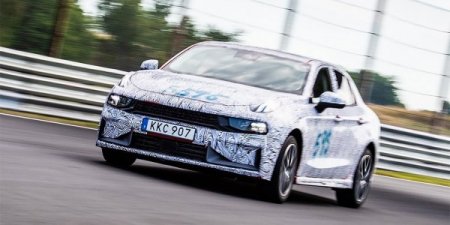 Lynk & Co представил свой первый серийный седан 03