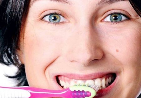 Стала известна опасность зубной пасты