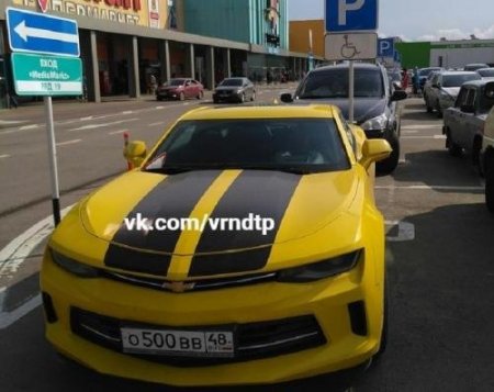 Хамская парковка липчанина-инвалида на Chevrolet Camaro взбесила воронежцев