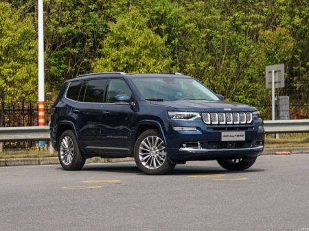 Новый кроссовер Jeep Commander получил доступную пятиместную версию