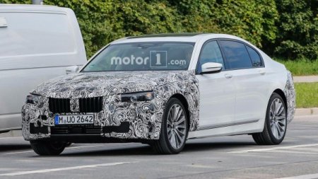 Гибридный седан BMW 7-Series оснастят 390-сильной установкой