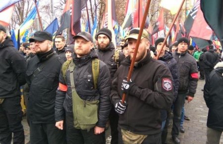 «Правый сектор» не намерен выполнять приказы Киева и уходить из Донбасса