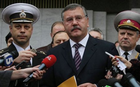 СК обвиняет бывшего министра обороны Украины‍ в призывах к терроризму