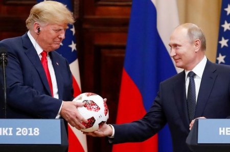 Пушков прокомментировал сообщения о чипе, найденном в подаренному Трампу Путиным мяче