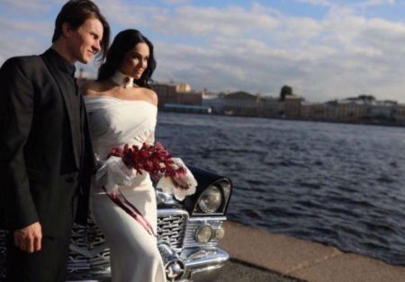 Алена Водонаева решила обвенчаться с супругом