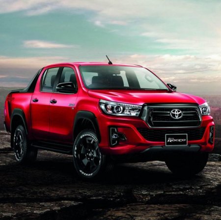 Toyota Hilux на рынке пикапов России уступила лидерство УАЗ «Пикап»