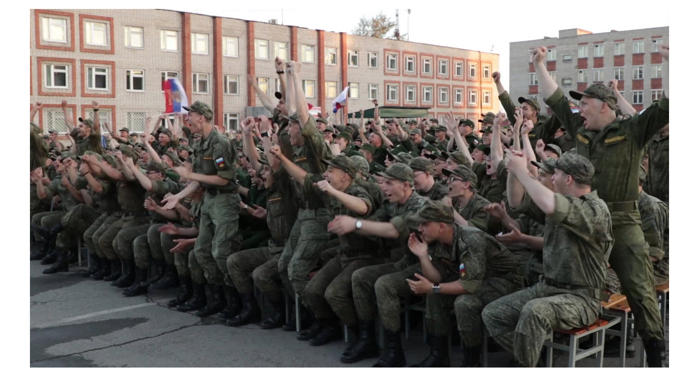 Более 50 тысяч военных ЦВО поддержали сборную России в матче против Испании