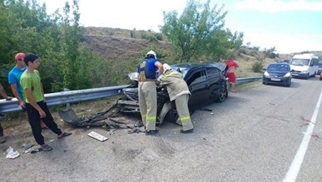 В Крыму в результате столкновения двух автомобилей пострадали 11 человек