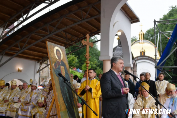 Порошенко: "Московская церковь – дочерняя по отношению к киевской"