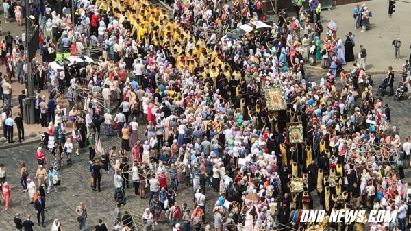В Киеве начался Крестный ход по случаю 1030-летия Крещения Руси