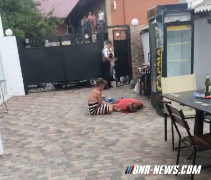 В Бердянске застрелили бойца батальона "Донбасс" во дворе собственного отеля