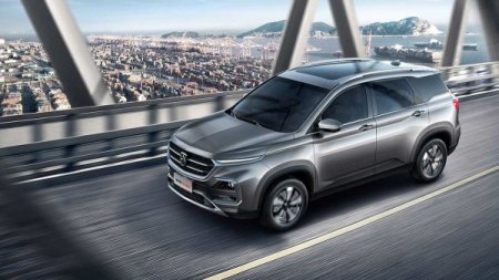 GM выпустил перелицованный кроссовер Baojun 530 под брендом Wuling