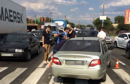 Автомобиль хотел протаранить митингующих под Одессой