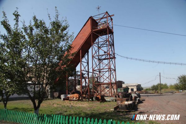 Сотрудники МЧС ДНР спасли еще одного горняка на шахтоуправлении "Волынское"