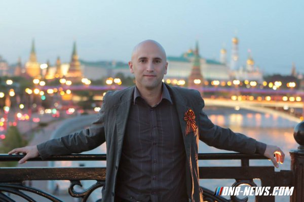 "Российский агрессор!": Грэма Филлипса задержали в грузинском посольстве в Лондоне