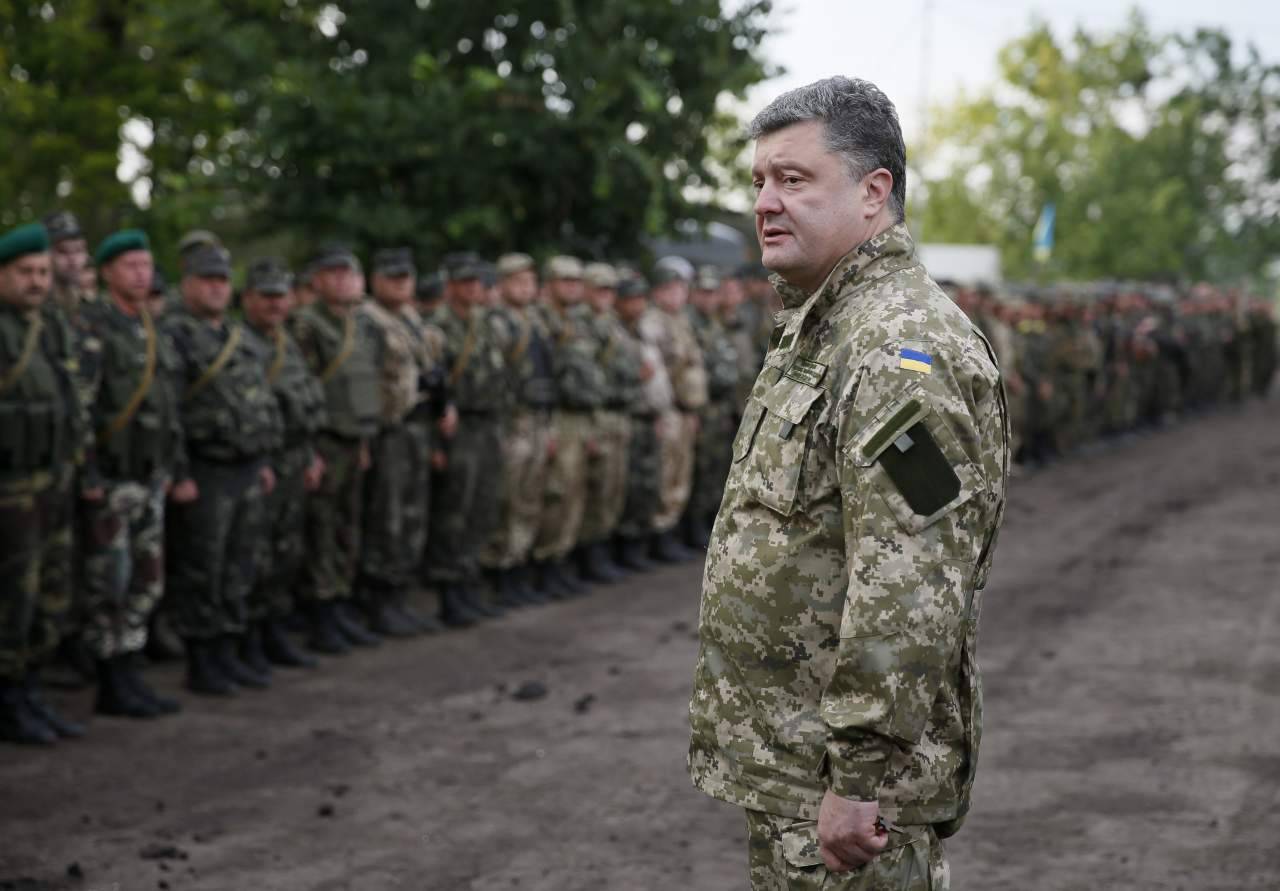 Порошенко требует от ООН ввести войска на восток Украины