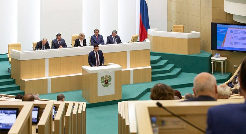 5 героев Совета Федерации РФ – они голосовали против повышения пенсионного возраста в России
