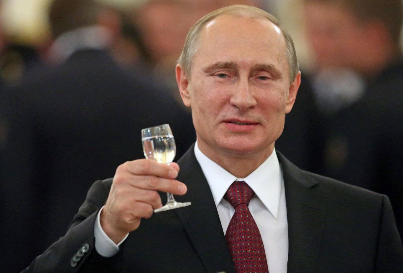 Как отметил день рождения Владимир Путин – пенсионер по новому стилю