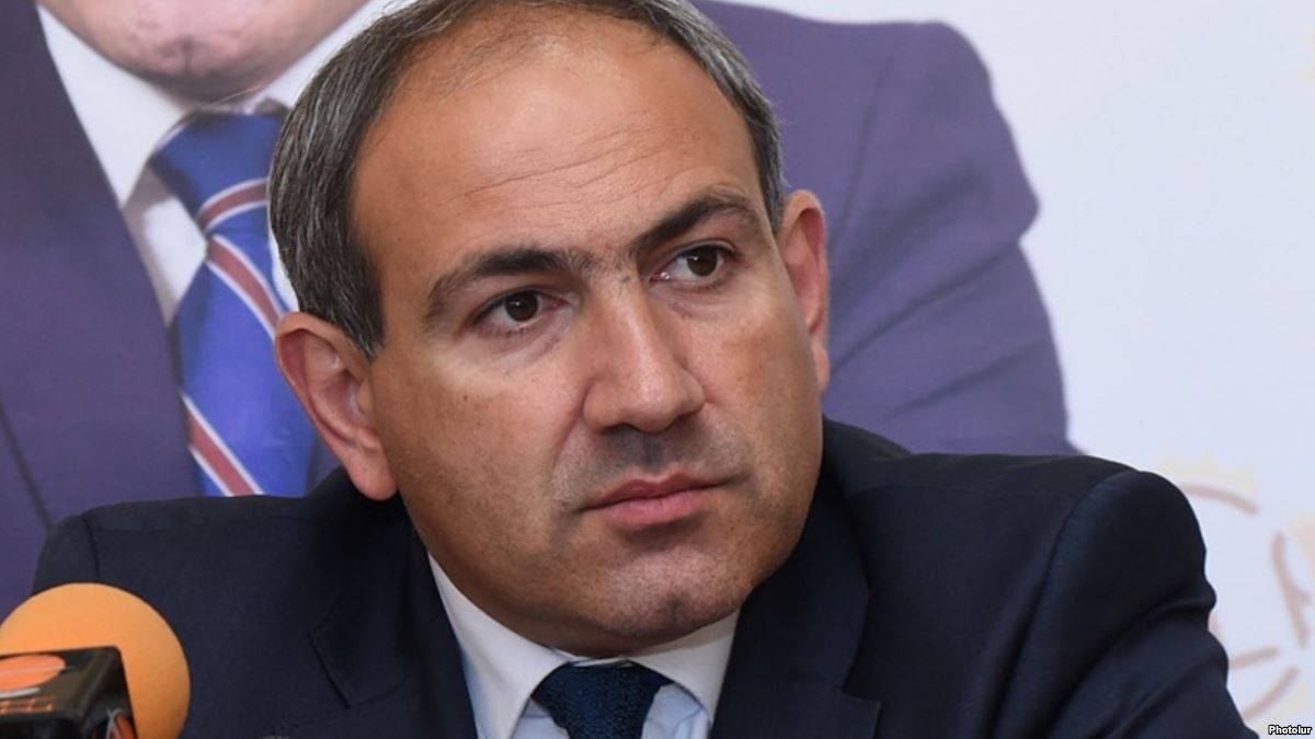 Премьер-министр Армении Никола Пашинян подал в отставку