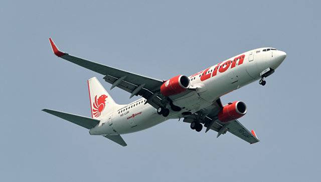 В Индонезии разбился пассажирский Boeing 737: погибло 188 человек