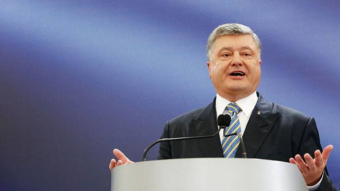 Порошенко просят пощадить Украину и уйти в отставку