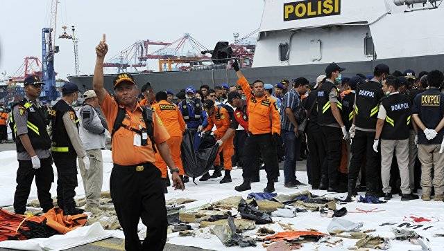 Летчики упавшего в Индонезии самолёта Boeing боролись до конца