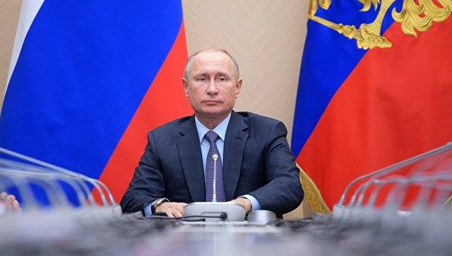 Владимир Путин объяснил, почему не хочет общаться с Порошенко