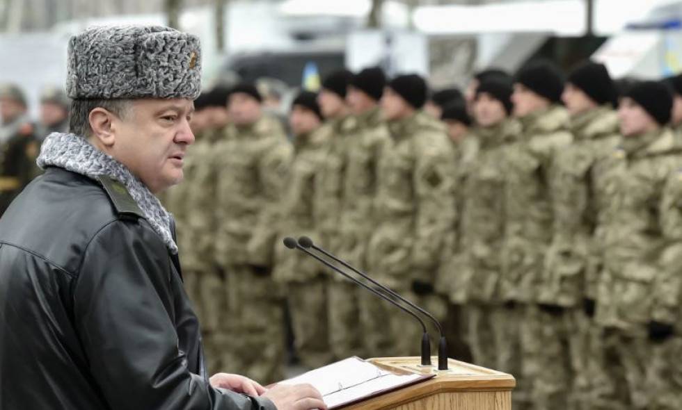 Порошенко будет вынужден продлить военное положение на Украине