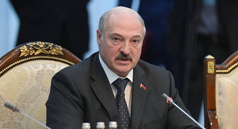 Политическая судьба Лукашенко целиком зависит от Путина