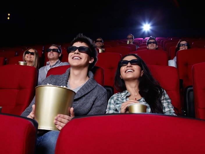 «История Бамблби» и «Аквамен» сулят отличные выходные киноманам