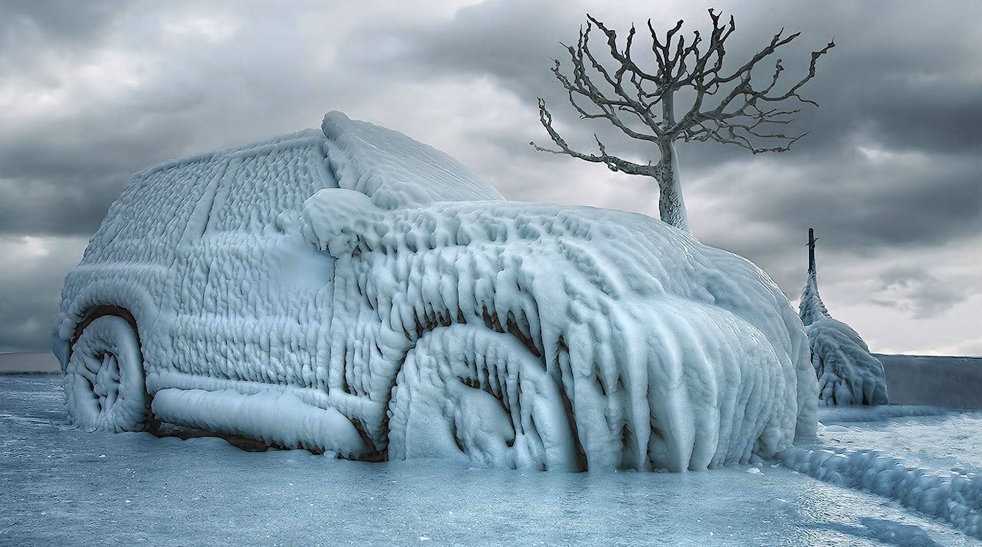 Автомобили будущего не будут замерзать: создан материал, отталкивающий лед