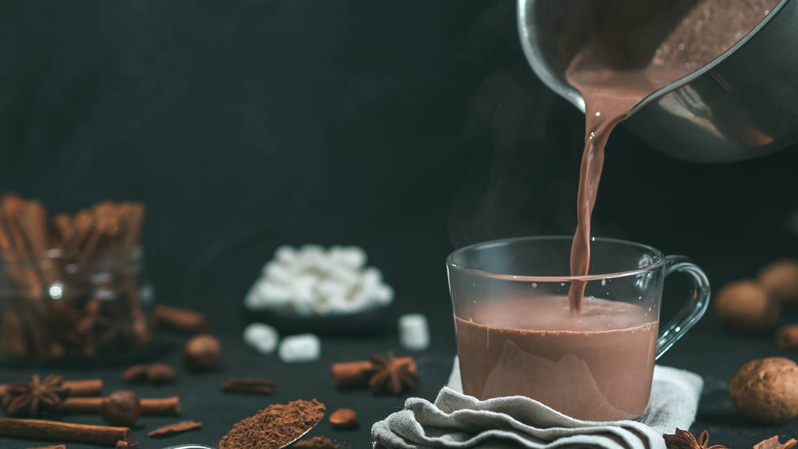 Москвичам посоветовали согреваться какао вместо алкоголя