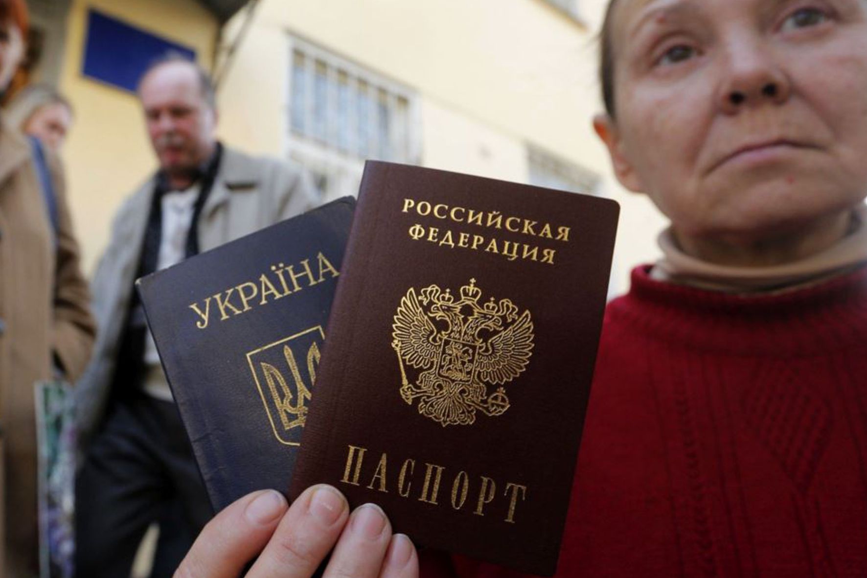 Киев будет мешать в выдаче российских паспортов жителям Донбасса