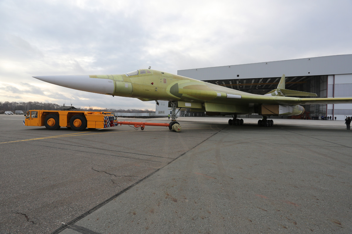 Первый стратегический ракетоносец Ту-160М отправился на испытания