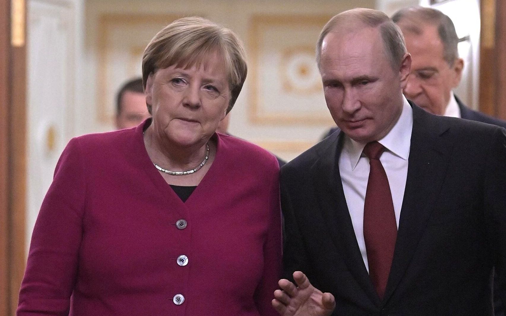 Путин разъяснил Меркель очевидные факты