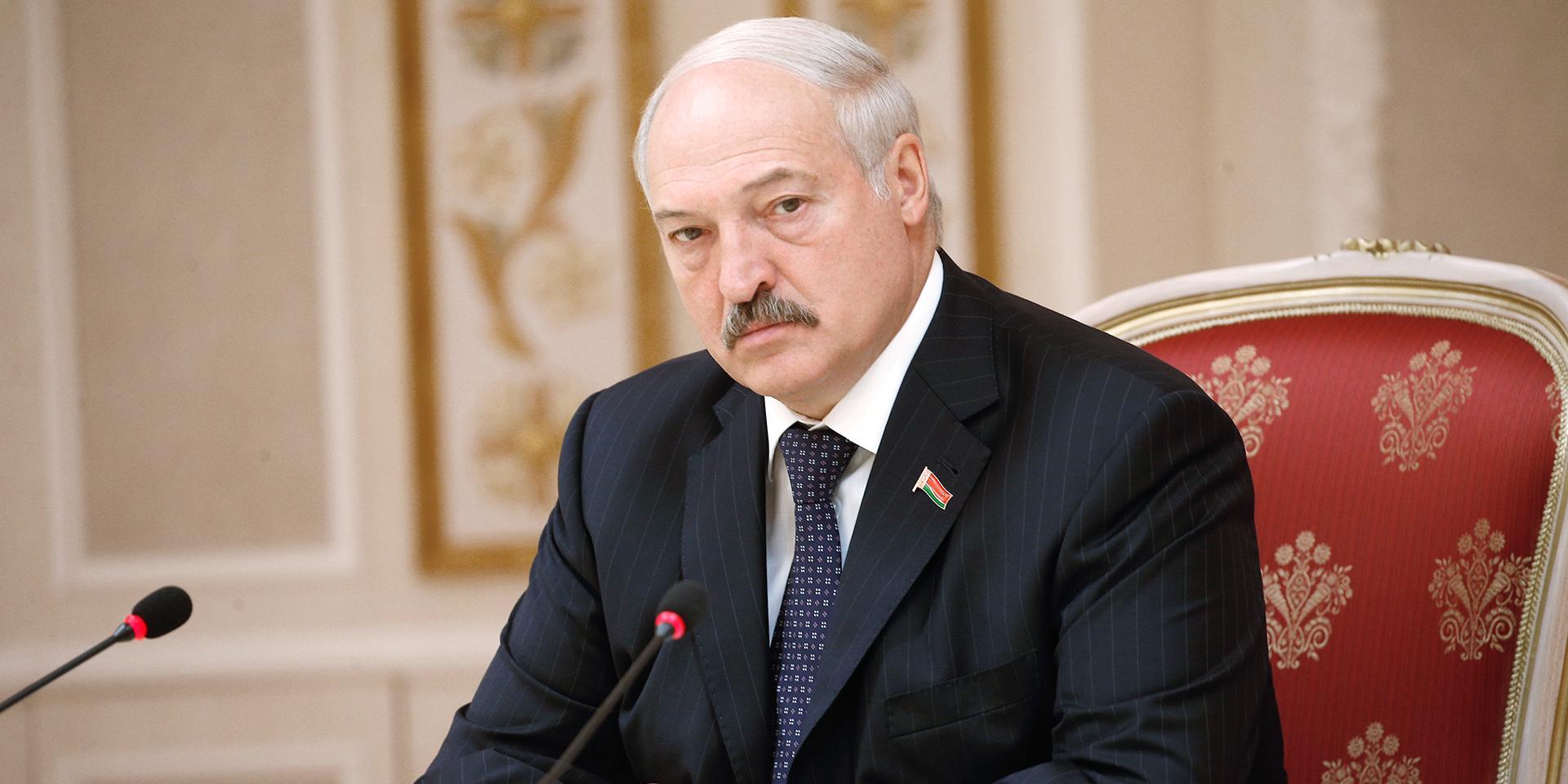 Лукашенко отказывается вакцинироваться и готовит важное решение