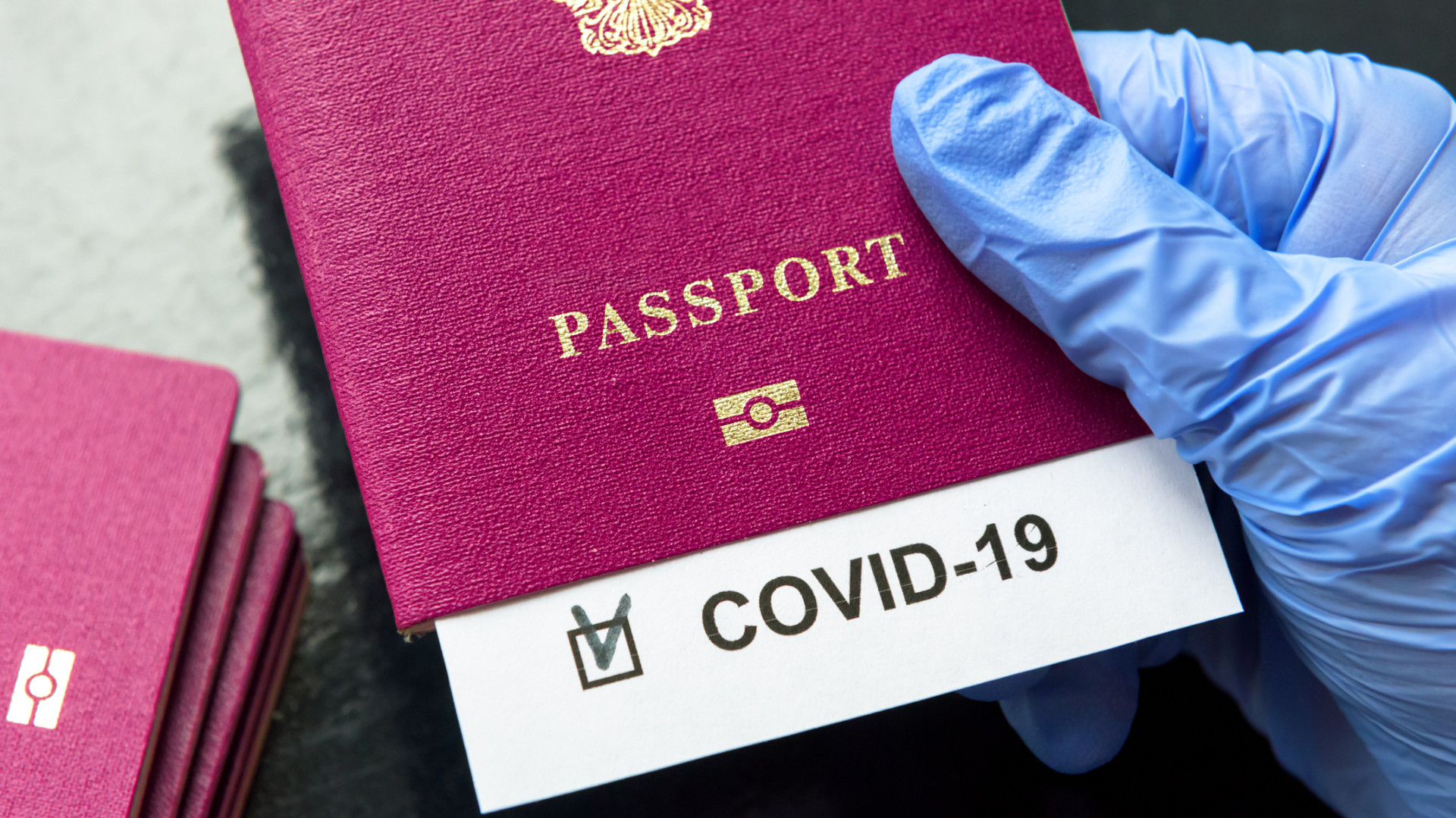 Мир готовят к введению COVID-паспортов