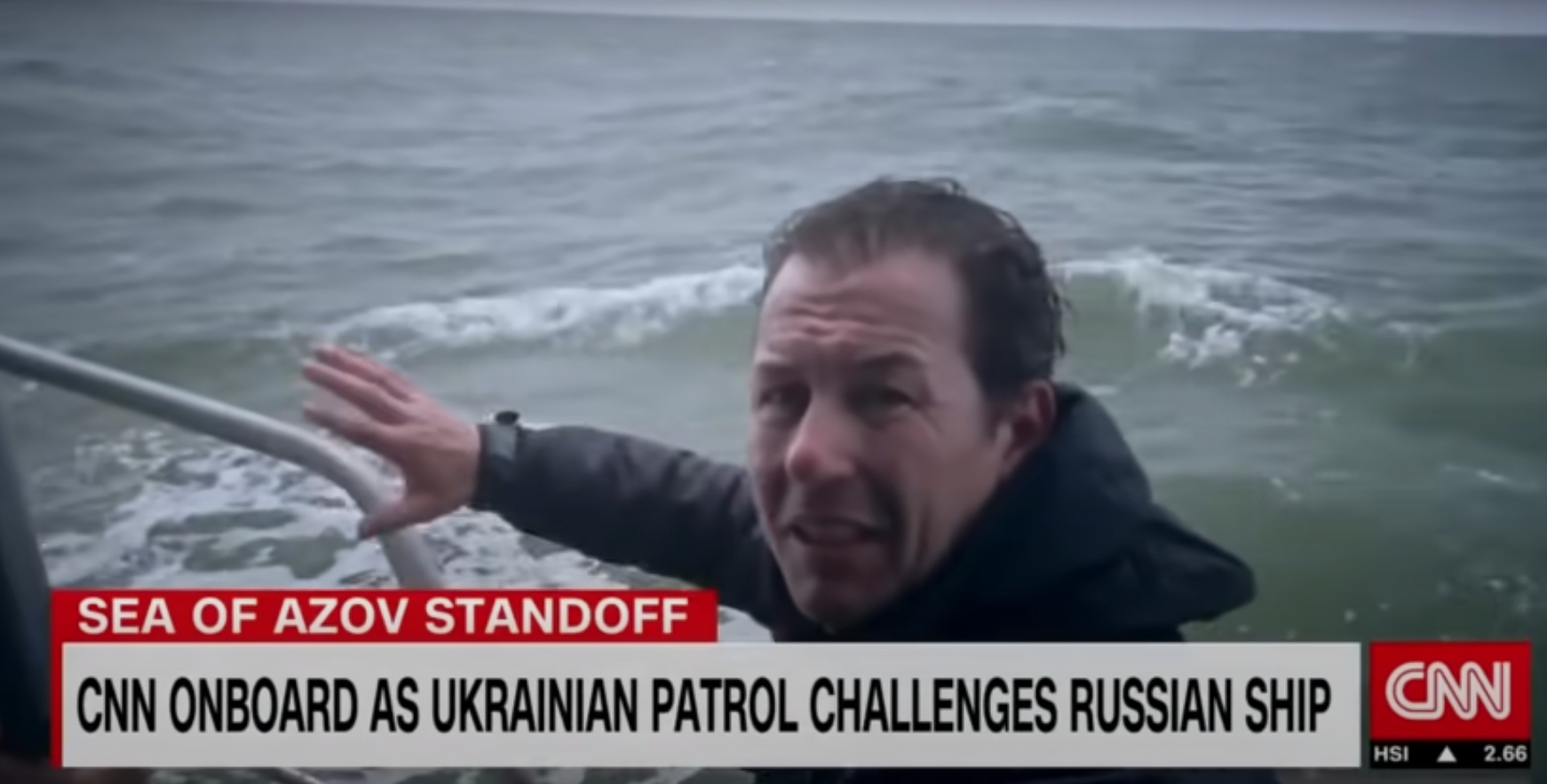 Русские моряки отогнали украинский корабль с журналистом из США