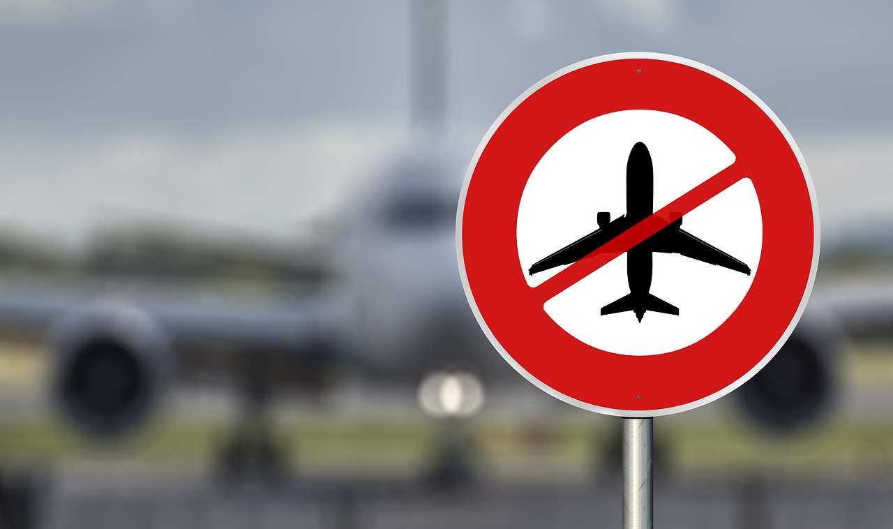 Белоруссия отказывается принимать самолеты с Украины