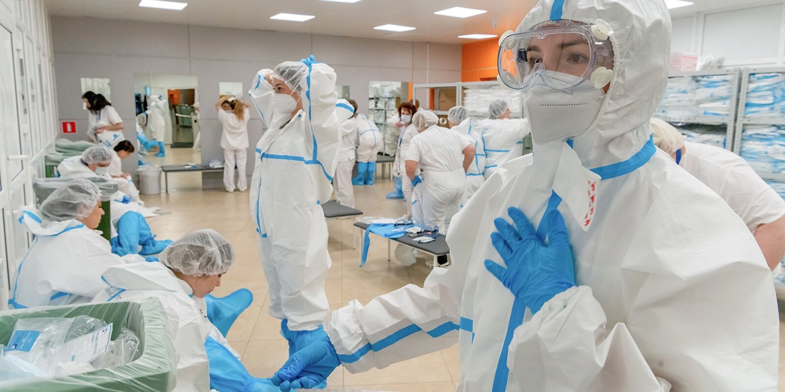 Россиянам предстоит 3 года борьбы с коронавирусом