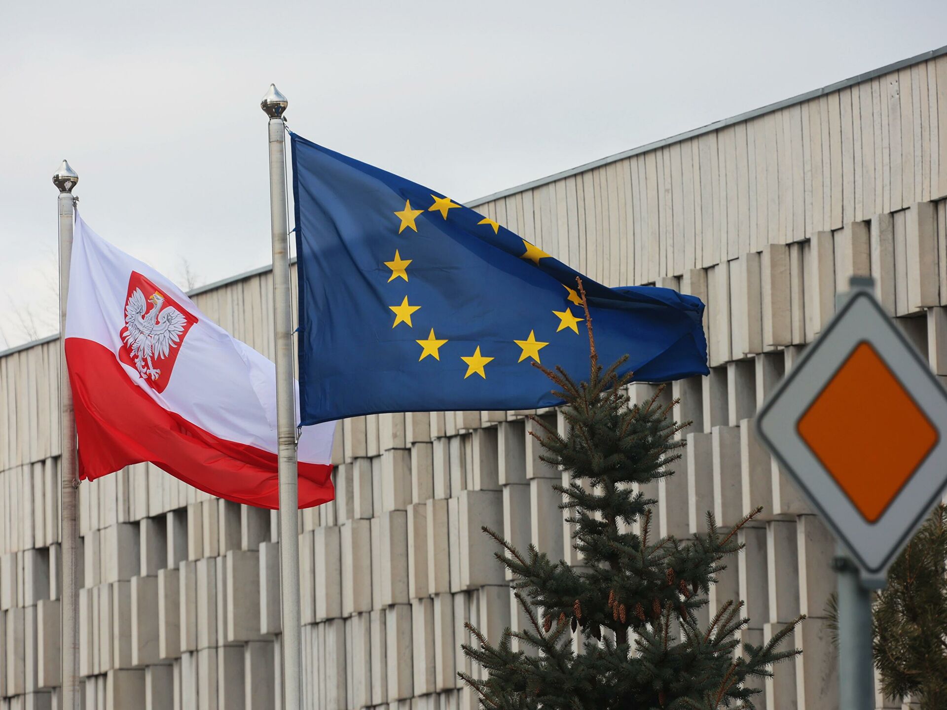 Польша ставит Евросоюзу ультиматум, обвиняя Брюссель в шантаже