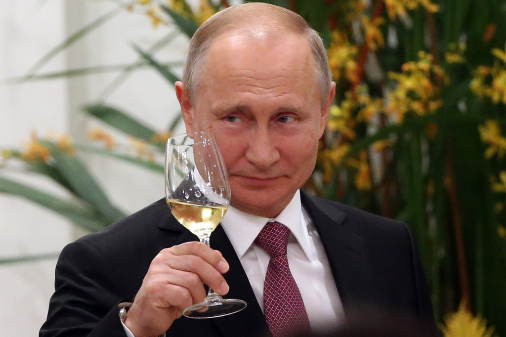 Россияне хотят встретить Новый год с Путиным